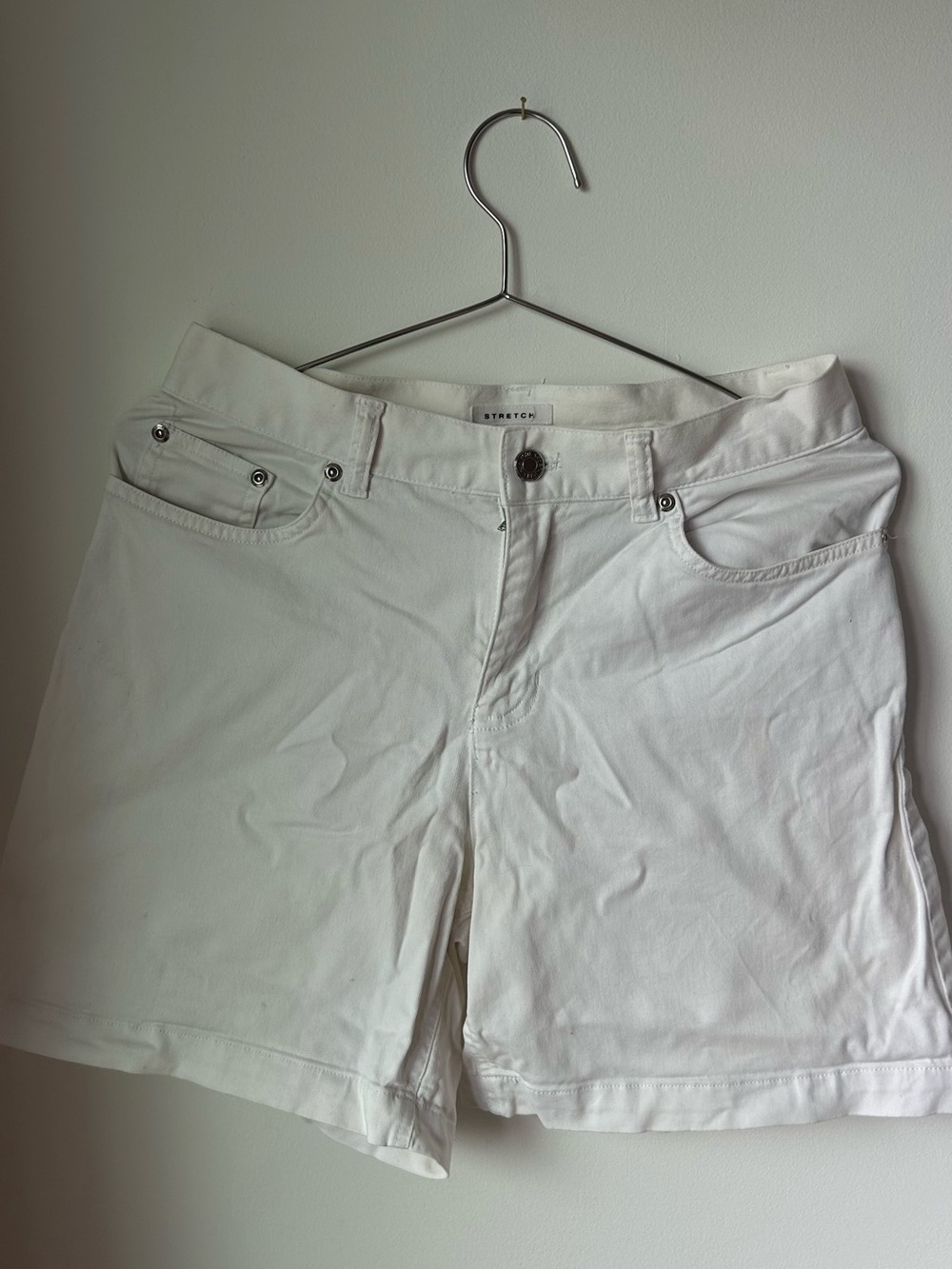 Jones New York White Stretch Bermuda Shorts